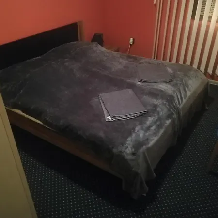 Napraforgo Vendeghaz Apartament *