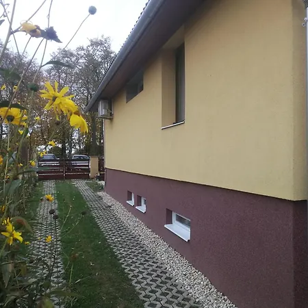 Napraforgo Vendeghaz Apartment