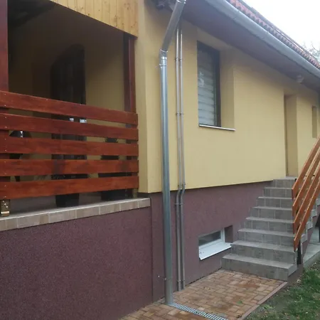 Napraforgo Vendeghaz Apartament *