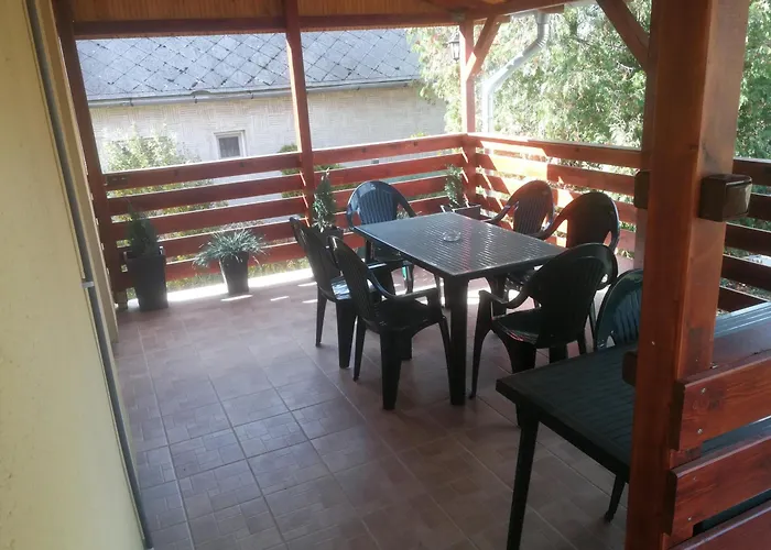 Napraforgó Apartman